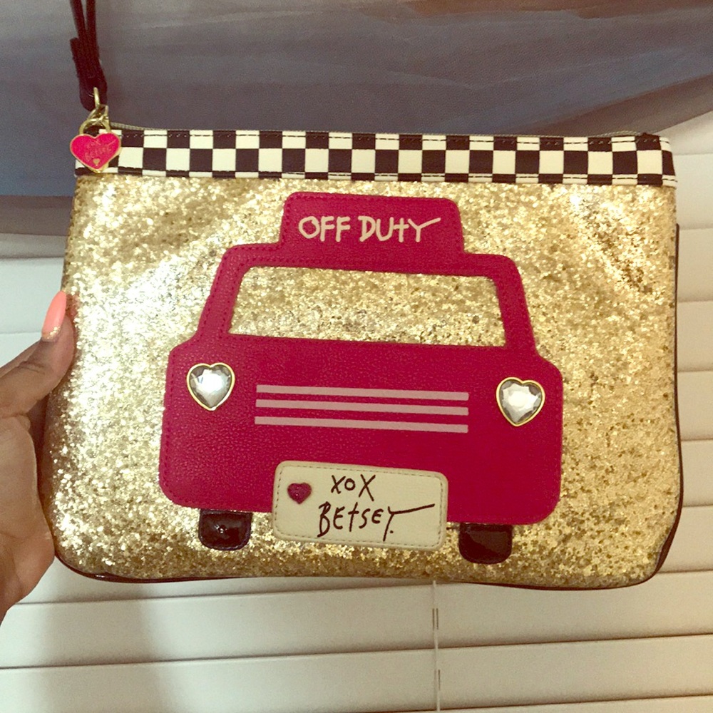 Wrist purse